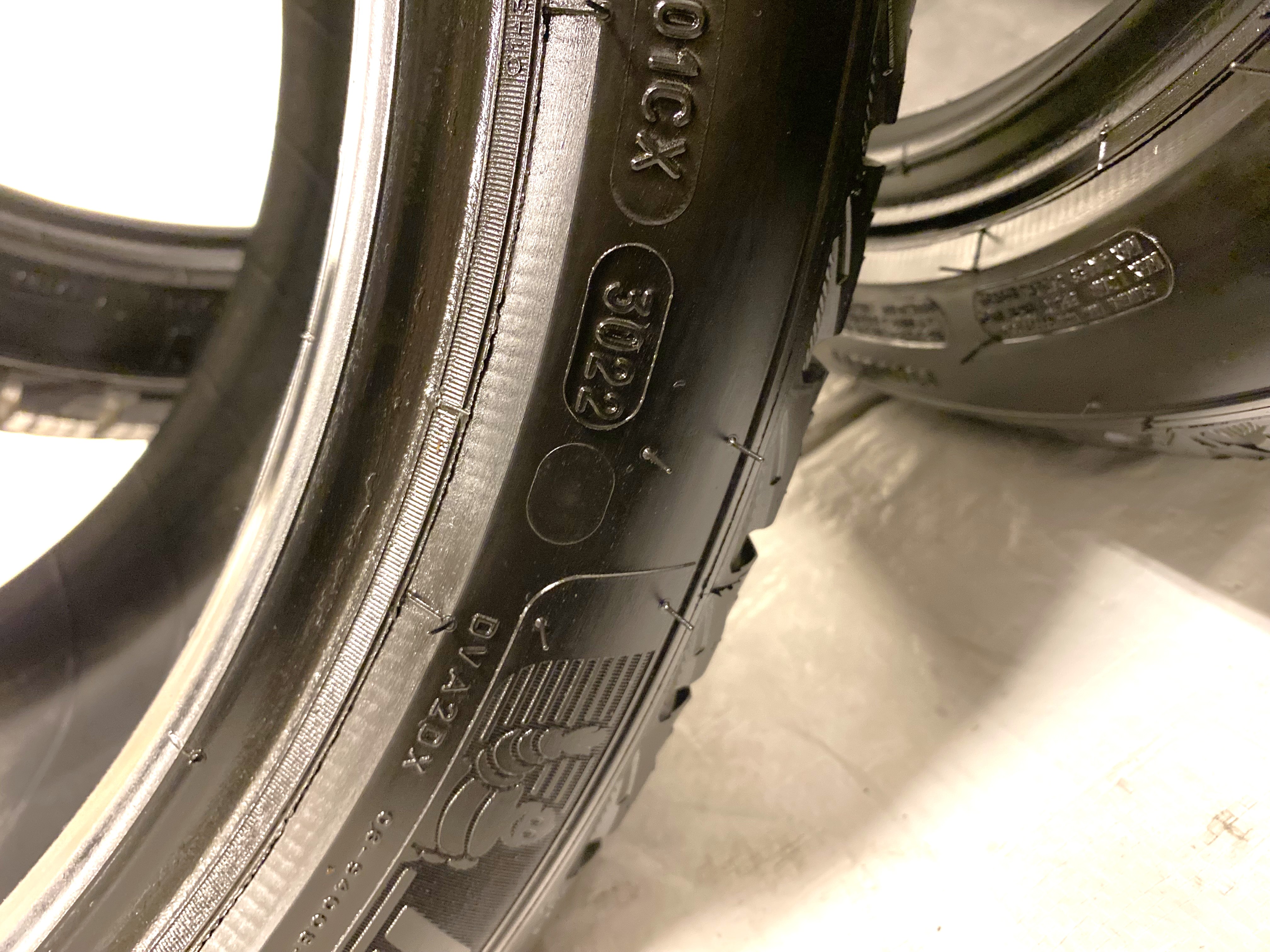 20" BEGAGNADE VINTERDÄCK M+S | 4 st 255/40 R20 101H XL Michelin X-Ice Snow | V30-2022 | 7|7|7|7 mm - 6