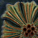 ウィリー・フィッシャー  青/緑色の花  陶板  19cm  1960年代