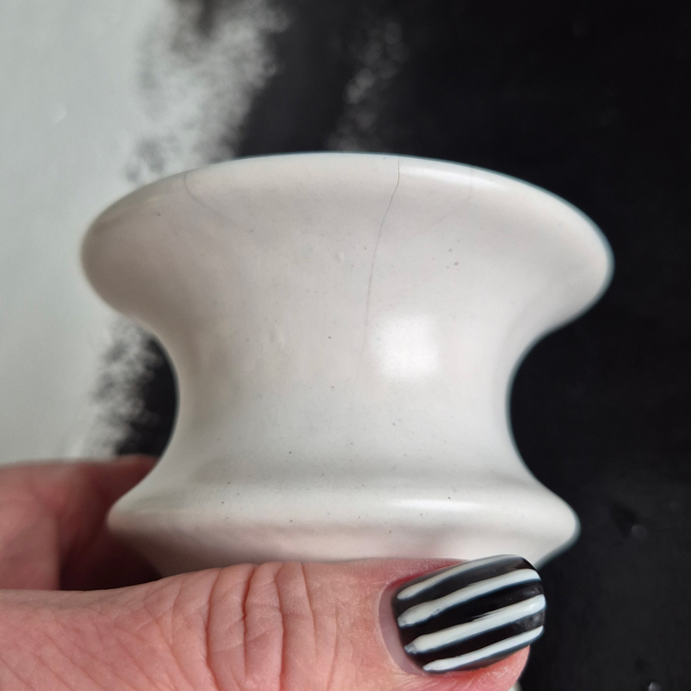 vintage VAS vit med svartspräcklig fat lavaglasyr, Steuler keramik, h 14,5 cm - 8