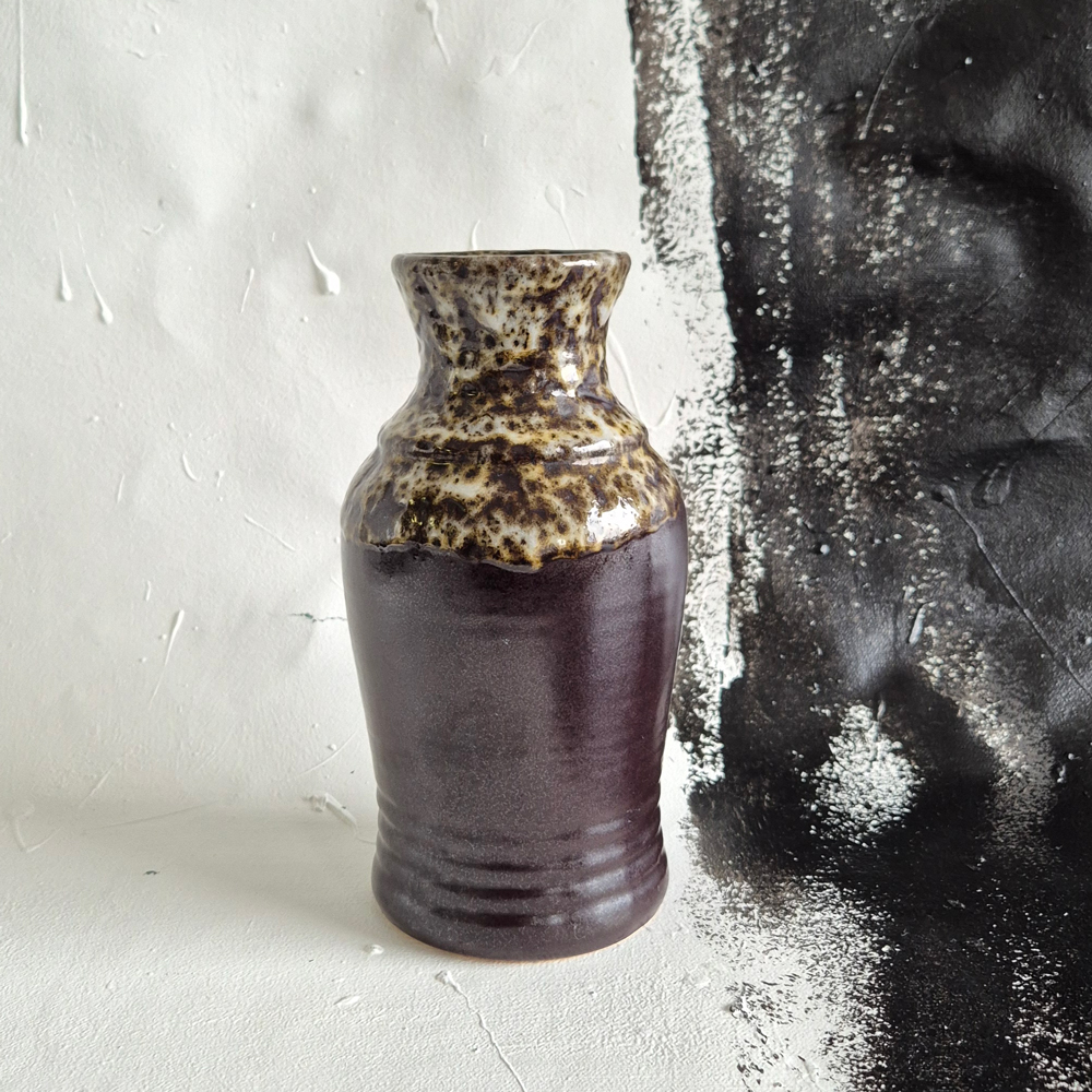vintage VAS mörkbrun med vitspräcklig glasyr, Bay W. Germany, h 20 cm
