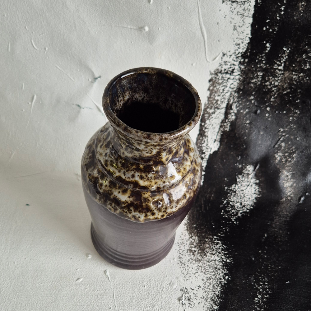 vintage VAS mörkbrun med vitspräcklig glasyr, Bay W. Germany, h 20 cm - 2