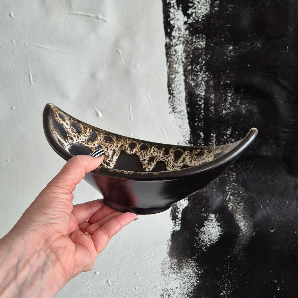 vintage SKÅL båtformad, mörkbrun med vitspräcklig glasyr, h 20 cm - 6