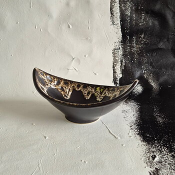 vintage SKÅL båtformad, mörkbrun med vitspräcklig glasyr, h 20 cm
