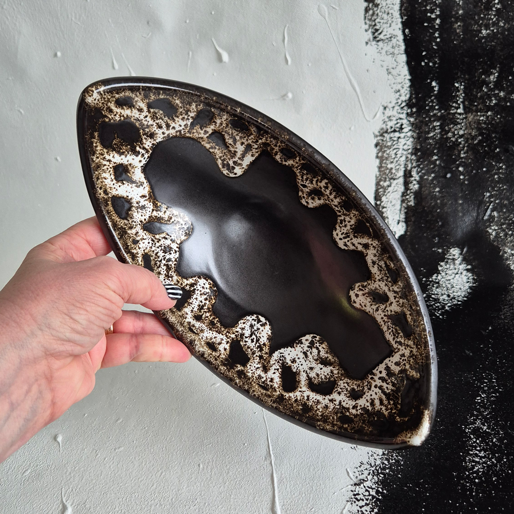 vintage SKÅL båtformad, mörkbrun med vitspräcklig glasyr, h 20 cm - 5
