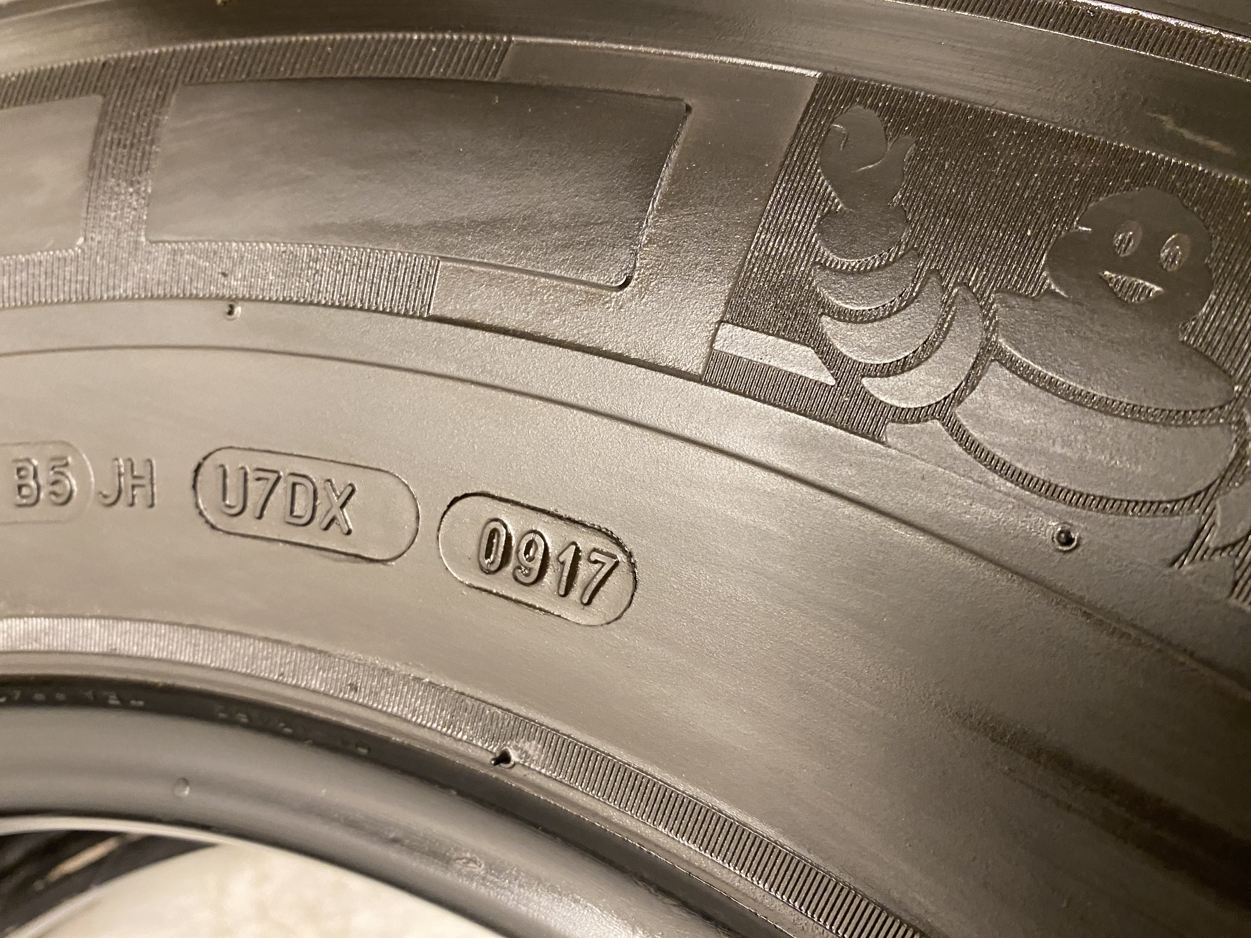 16" BEGAGNADE SOMMARDÄCK C-Däck | 2 st 225/75 R16 CP 116Q Michelin Agilis Camping | V09-17 | 4.5|4.5 mm - 5