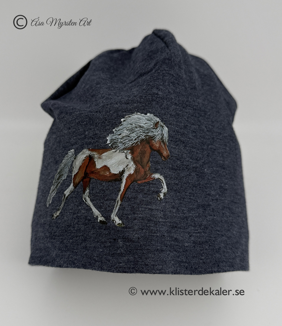 Cap Denim Icelandic horse in brown and white.