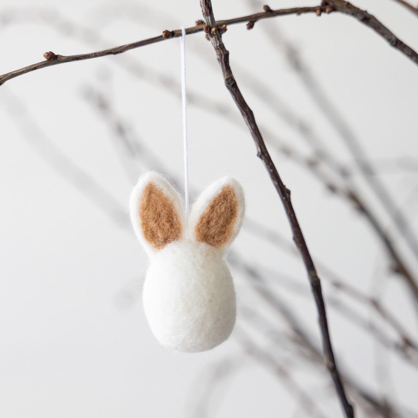 Hedvig hänge till påskriset - Brun