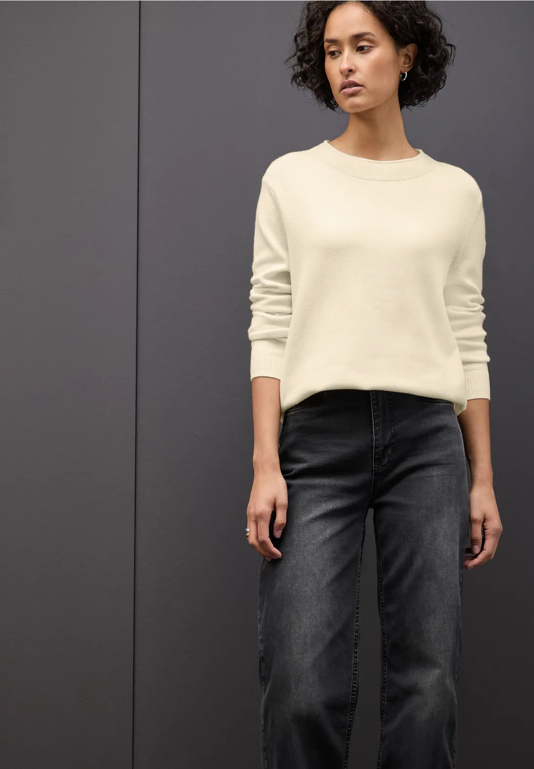 QR Rolled Edge Collar Sweater - Soft Beige - Street One