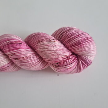 Cherry Blossom Emelilyknits Sportgarn 100g handfärgat
