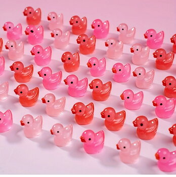 Uutuus 100 kpl Tiny Ducks Luminous Pink Style Set Koriste Realistinen muoto Kestävä hartsi Ihana Ducks joulun syntymäpäiväjuhliin Lasten päivä