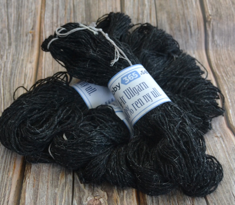 Hobby365:n oma 4-säikeinen villalanka Anthracite 100 grammaa.