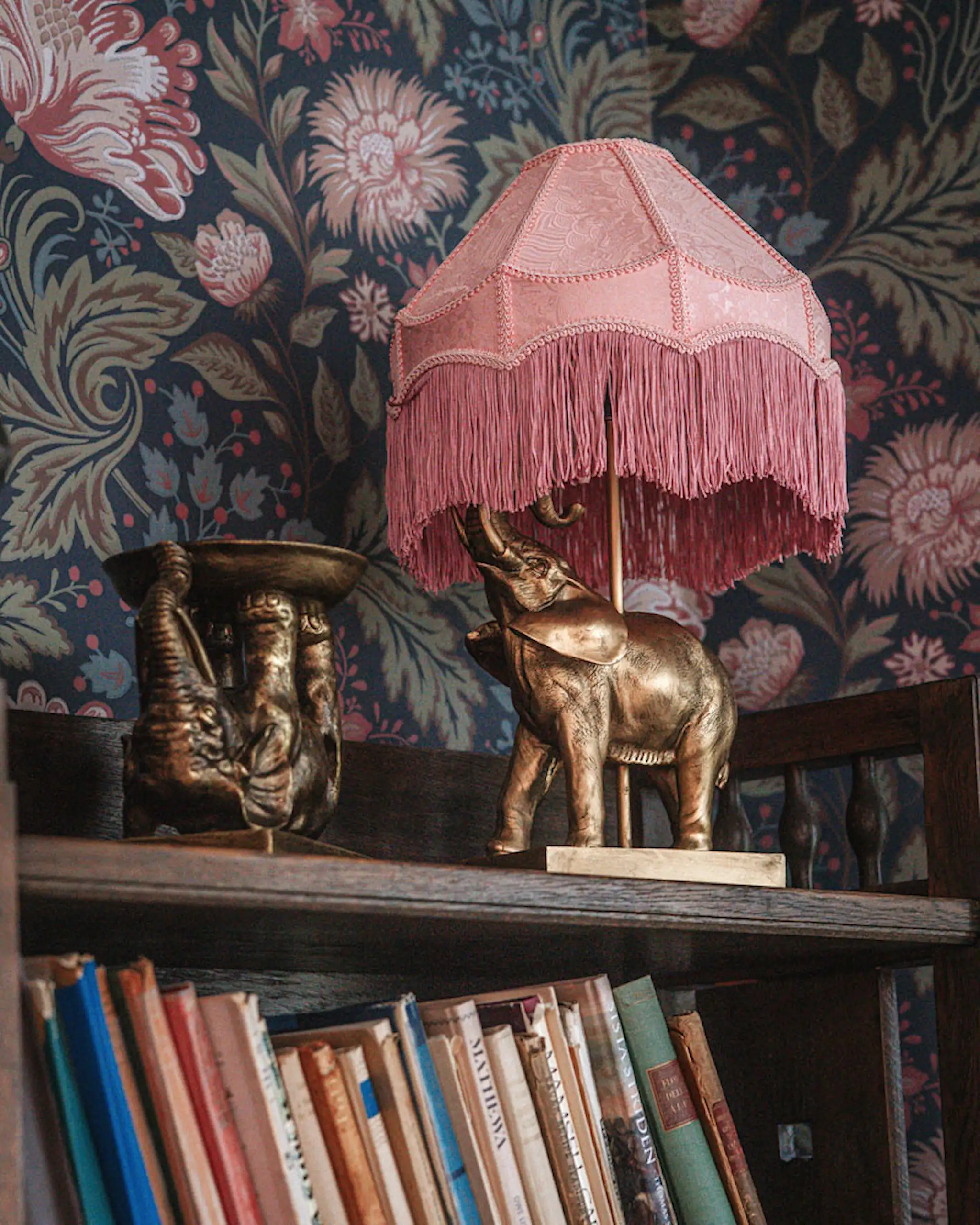 Lampfot / Elephant 