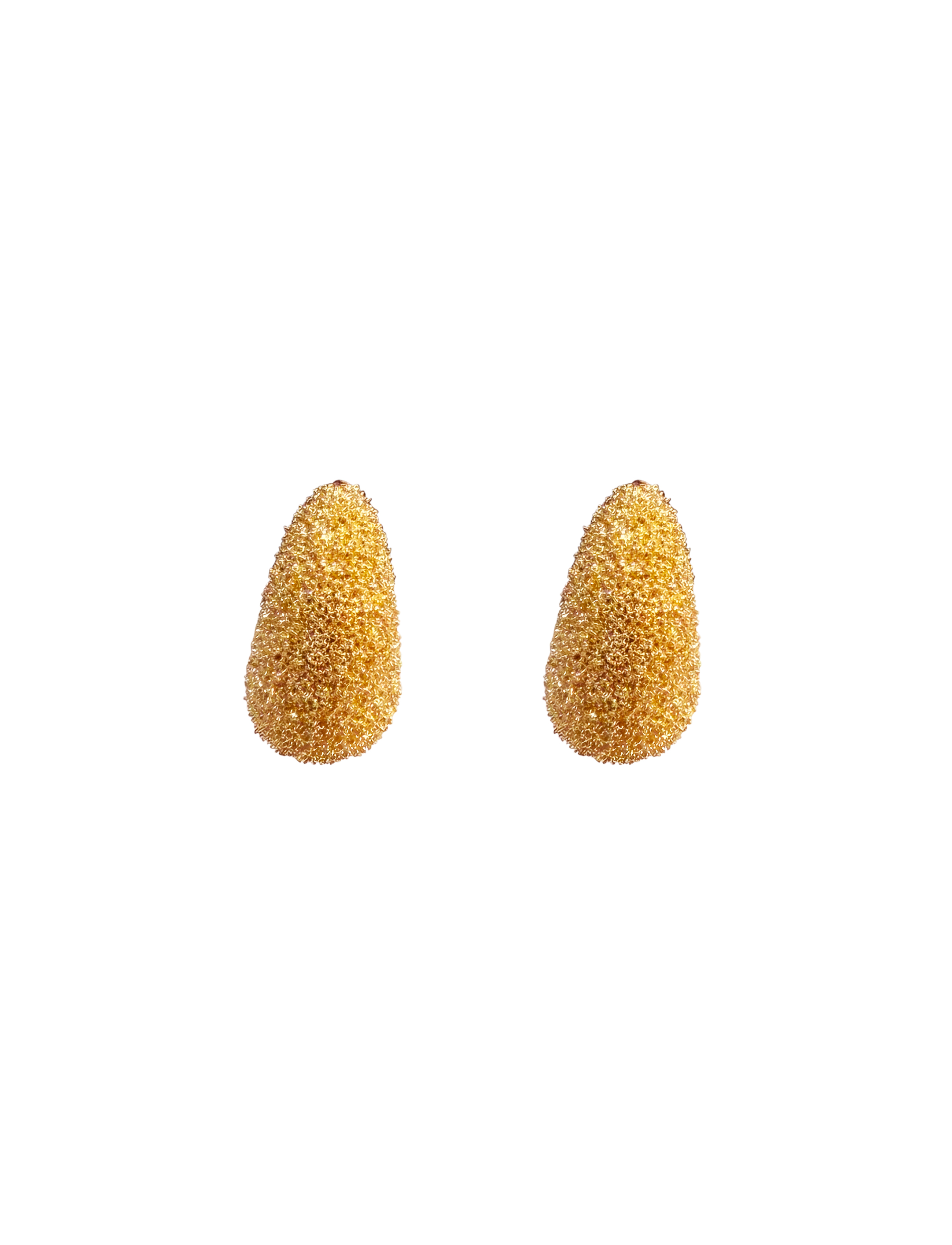 SANDY EAR GOLD