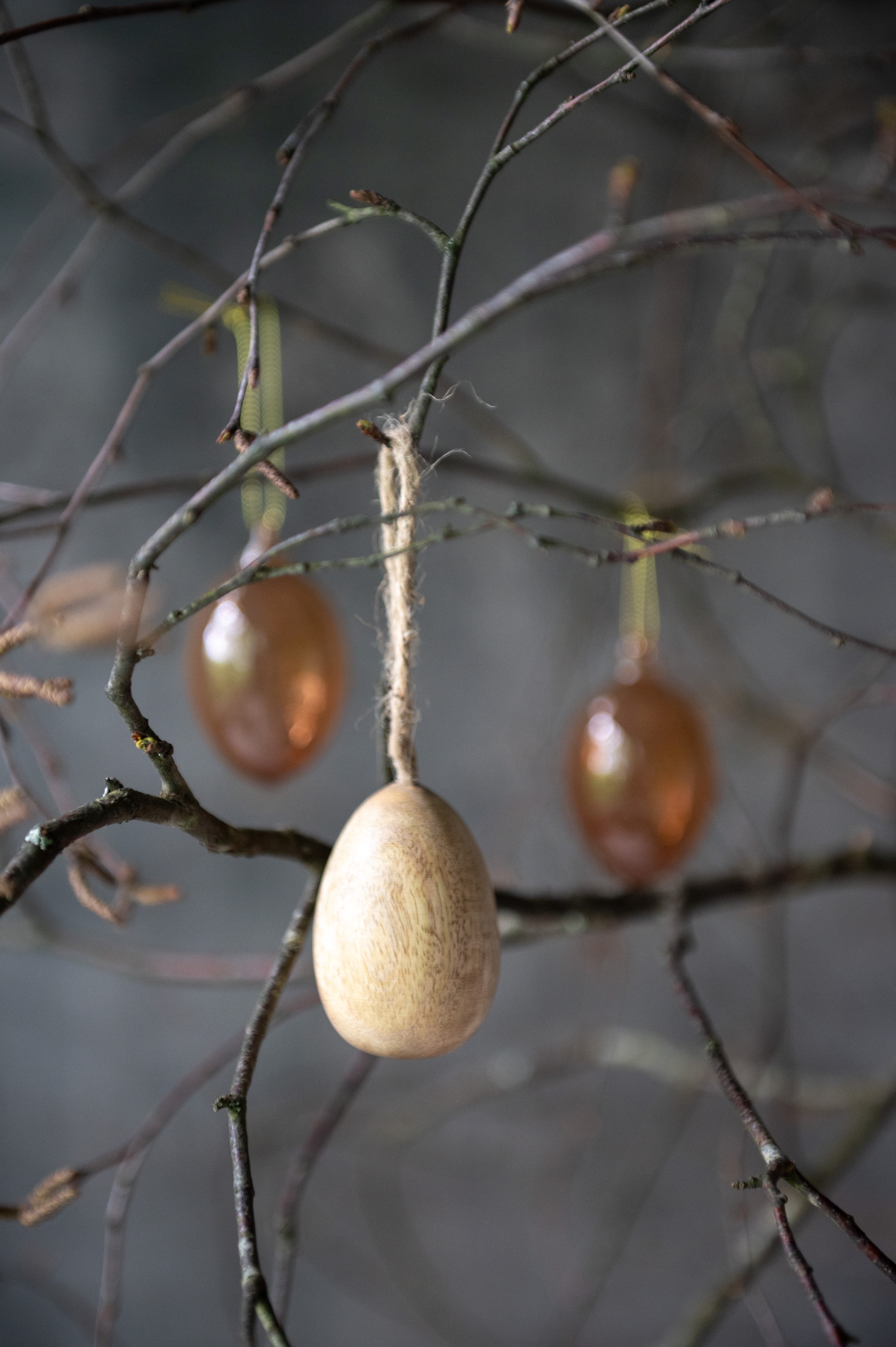 Ägg av trä - Hängande Dekoration - 4x5 cm