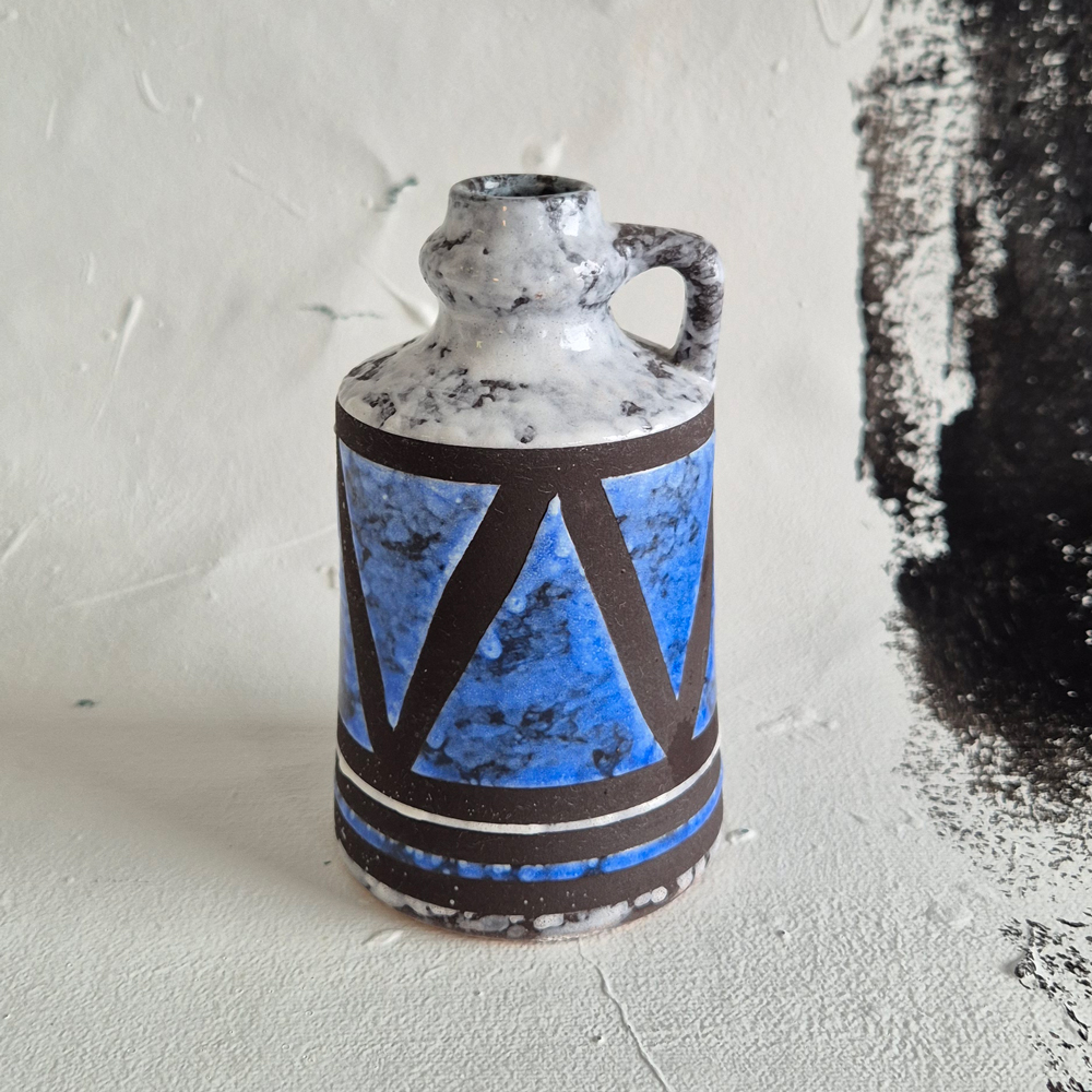 vintage VAS med hänkel, brun/blå/vitspräcklig glasyr, Strehla keramik, h 12,5 cm