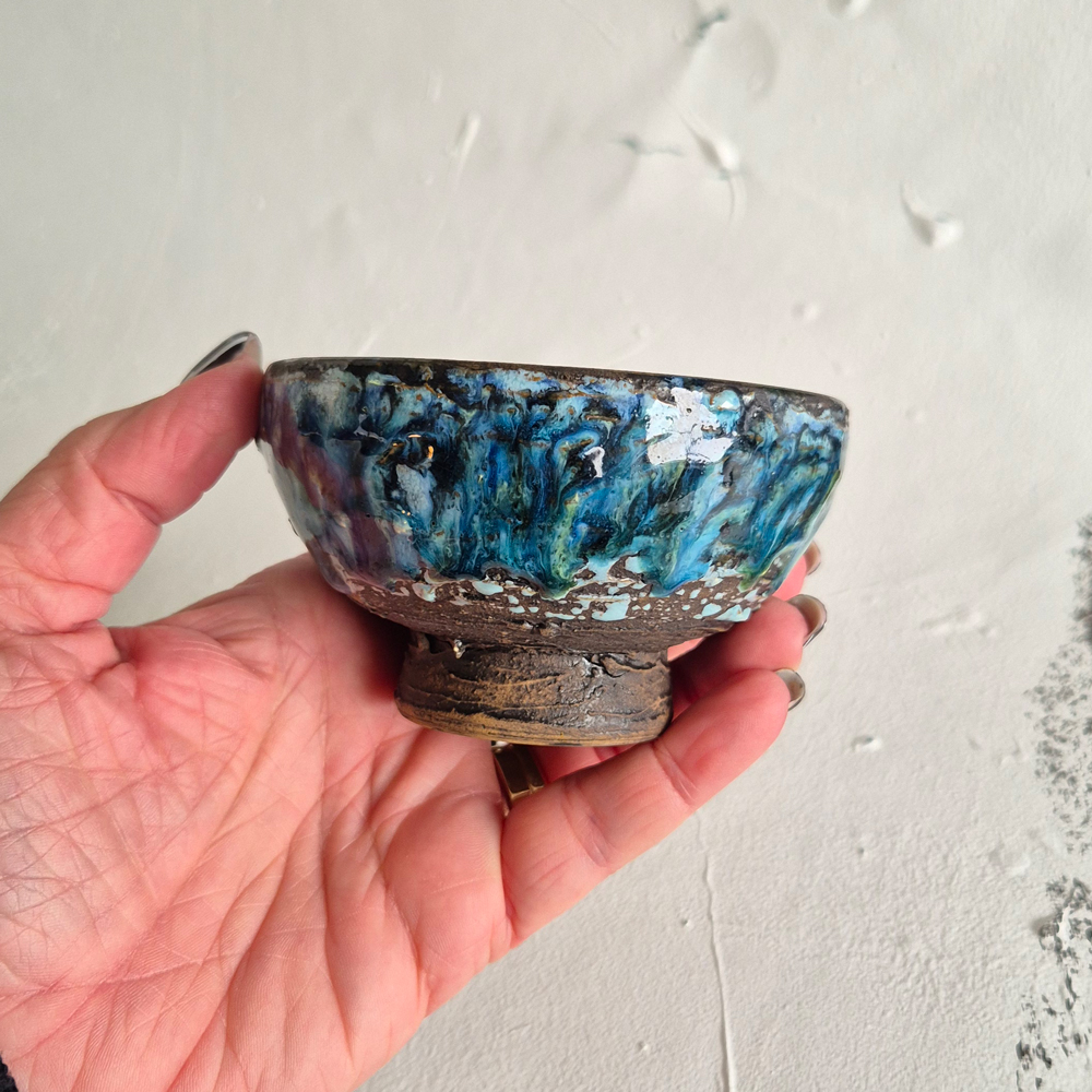 vintage SKÅL med tjock glasyr i blå-grönt, brun lera, h 5,7 cm - 4