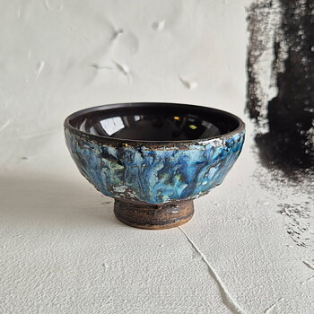 vintage SKÅL med tjock glasyr i blå-grönt, brun lera, h 5,7 cm