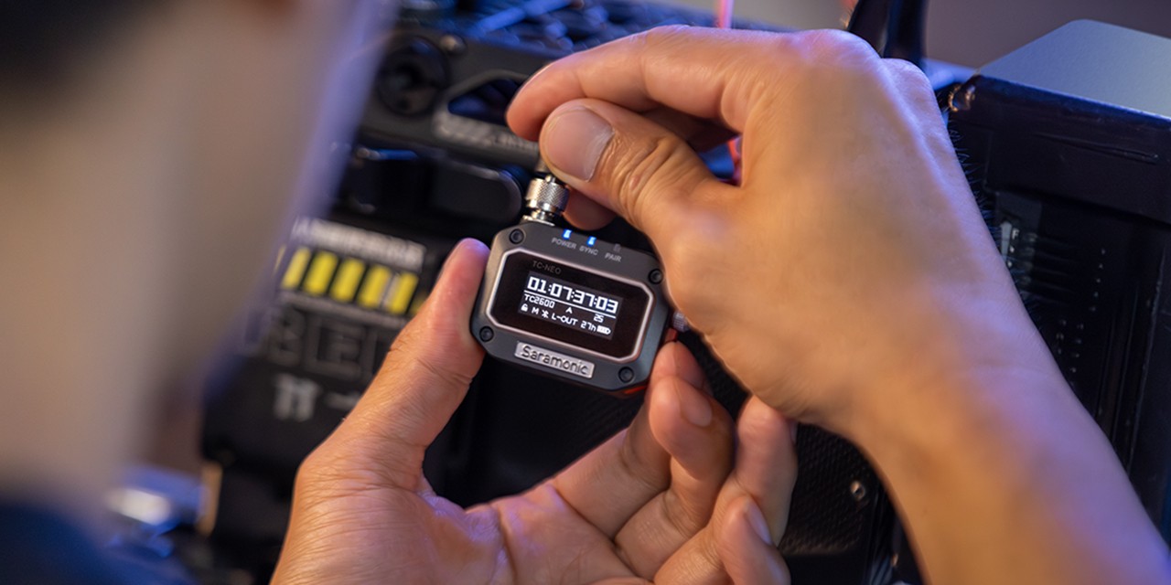 Saramonic TC-NEO 3-Kit Timecode Generator with Charging Case - 2