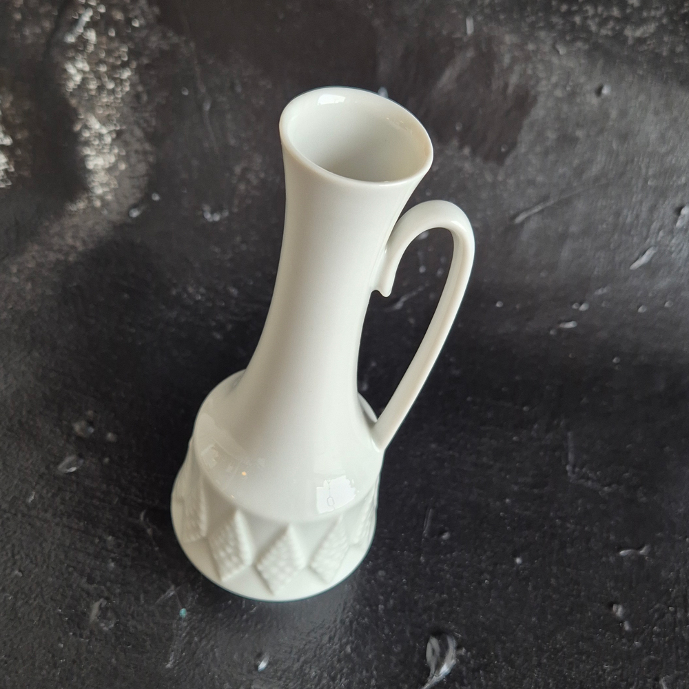 vintage VAS med hänkel i vitt porslin, Bavaria Creidlitz, h 15,3 cm - 3