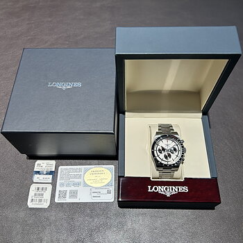 SÅLD 8 juni 2026 för 29.900:- Longines Conquest Chronograph silver 42