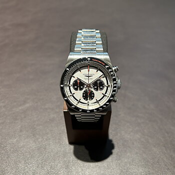 SÅLD 8 juni 2026 för 29.900:- Longines Conquest Chronograph silver 42