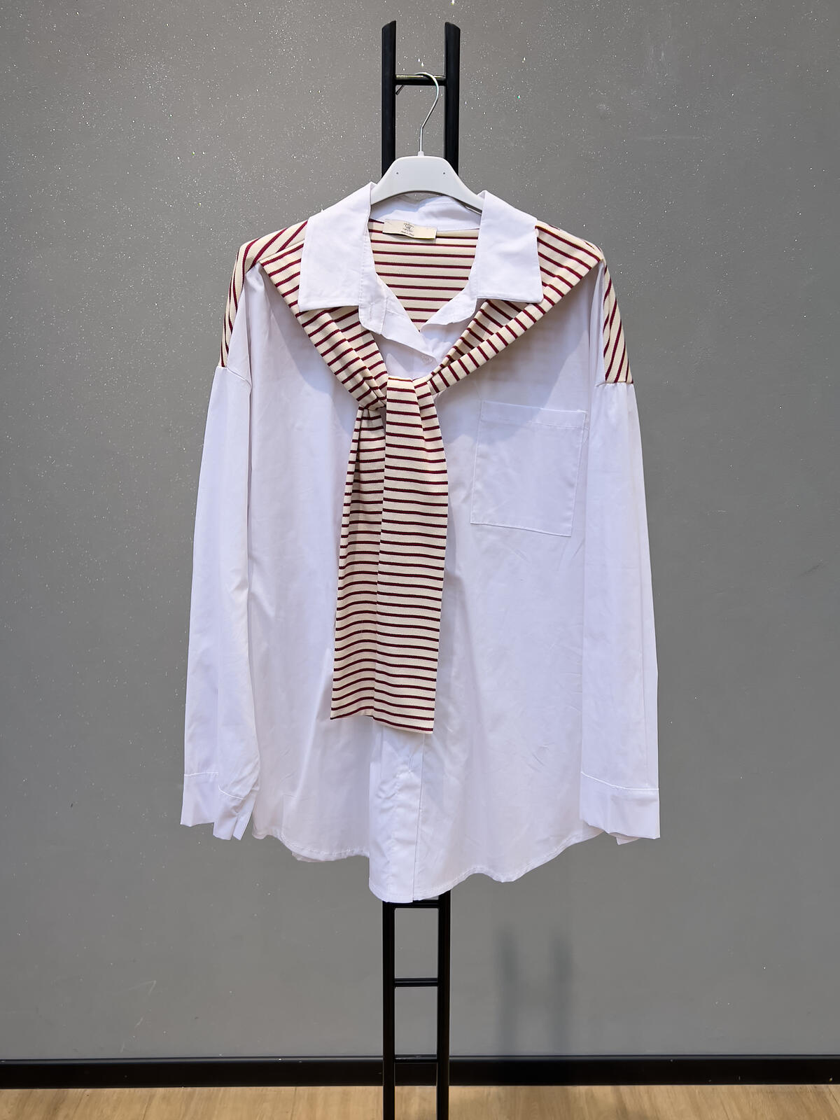 Shirt white/burgundy