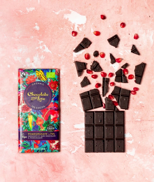 Chocolate and Love Mörk choklad med granatäpple 70% EKO, 80 g - 2