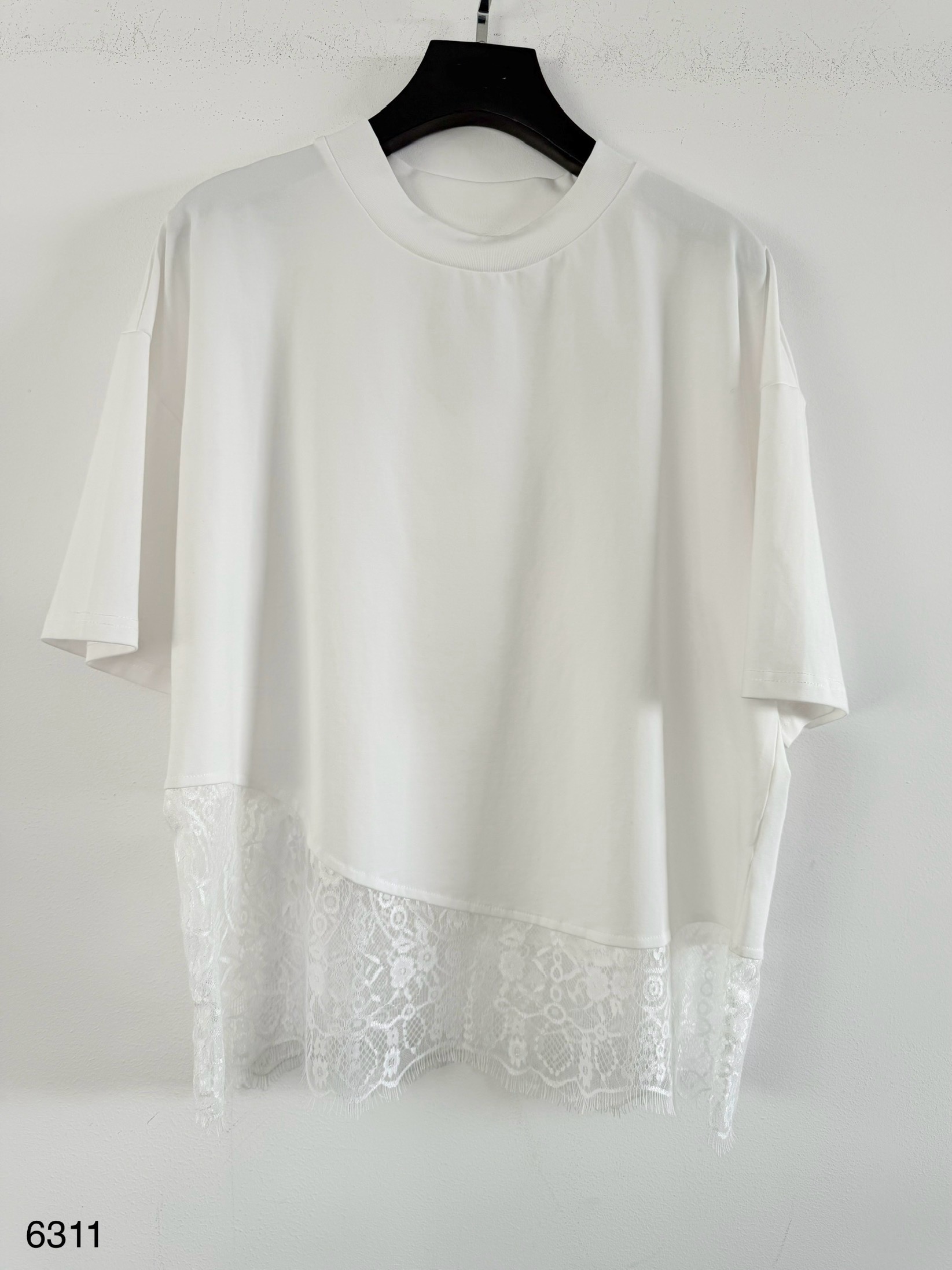 T-shirt med spets vit