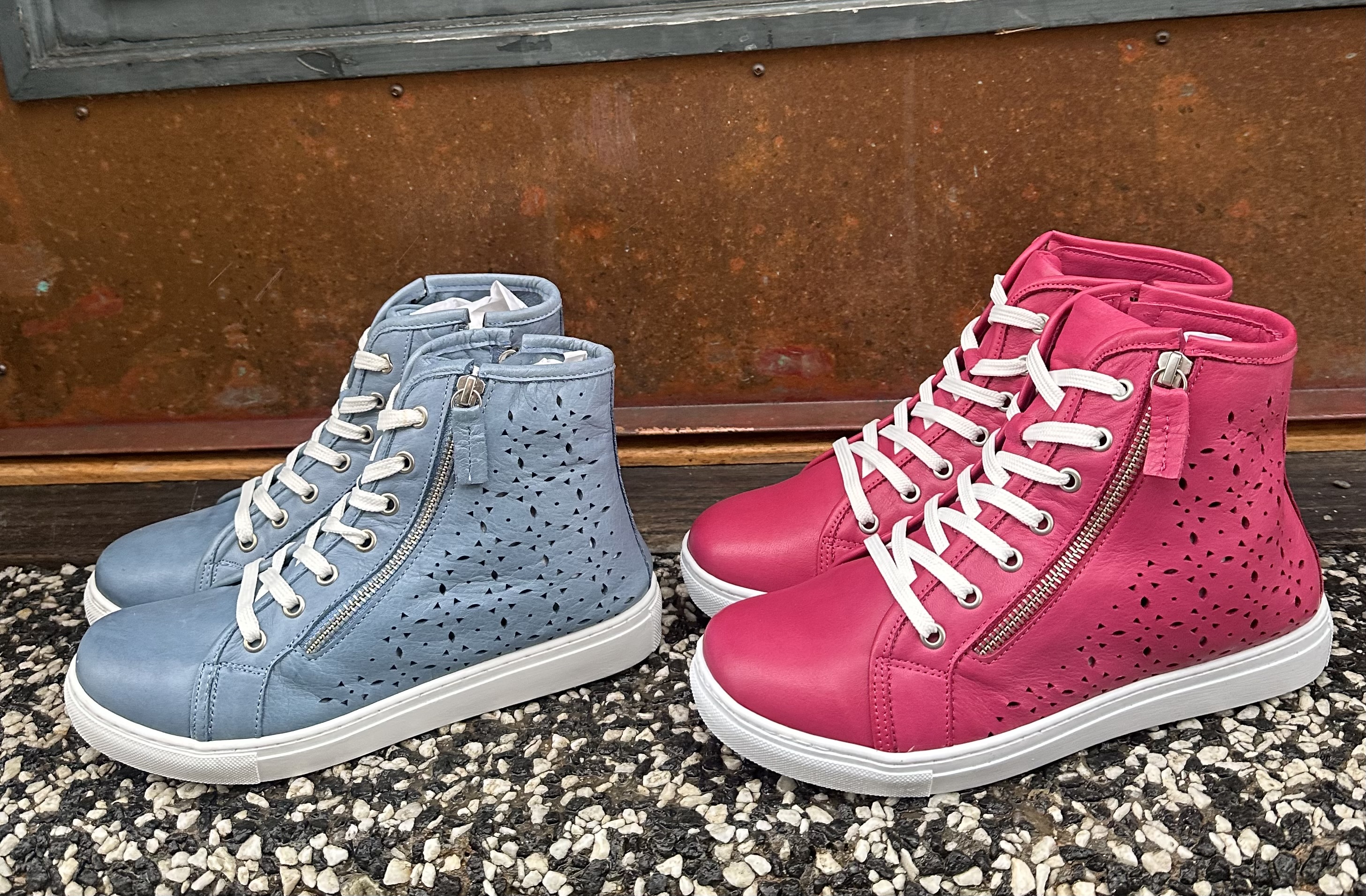 Hög sneakers med luftig perforerat skinn med blixtlås från Andrea Conti, Hot Pink - 7