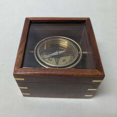 Compass in wooden box 11x11 cm