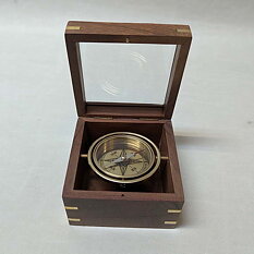 Compass in wooden box 11x11 cm