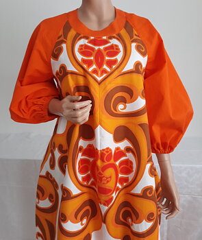 Nysydd klänning i stormönstrat vintagetyg 60/70tal orange storlek M-L, Ny Makiato