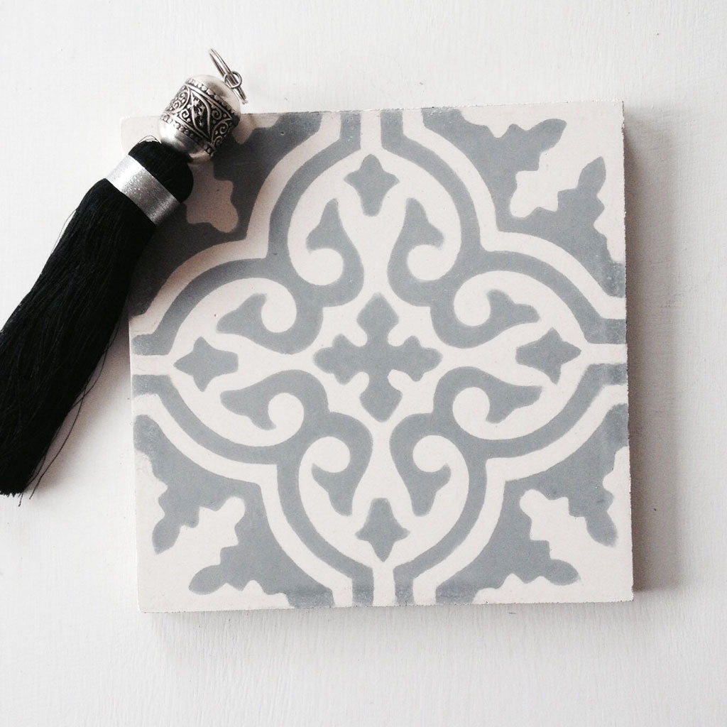 Moroccan Tile - Hand Painted - Grey/White - 20x20 cm