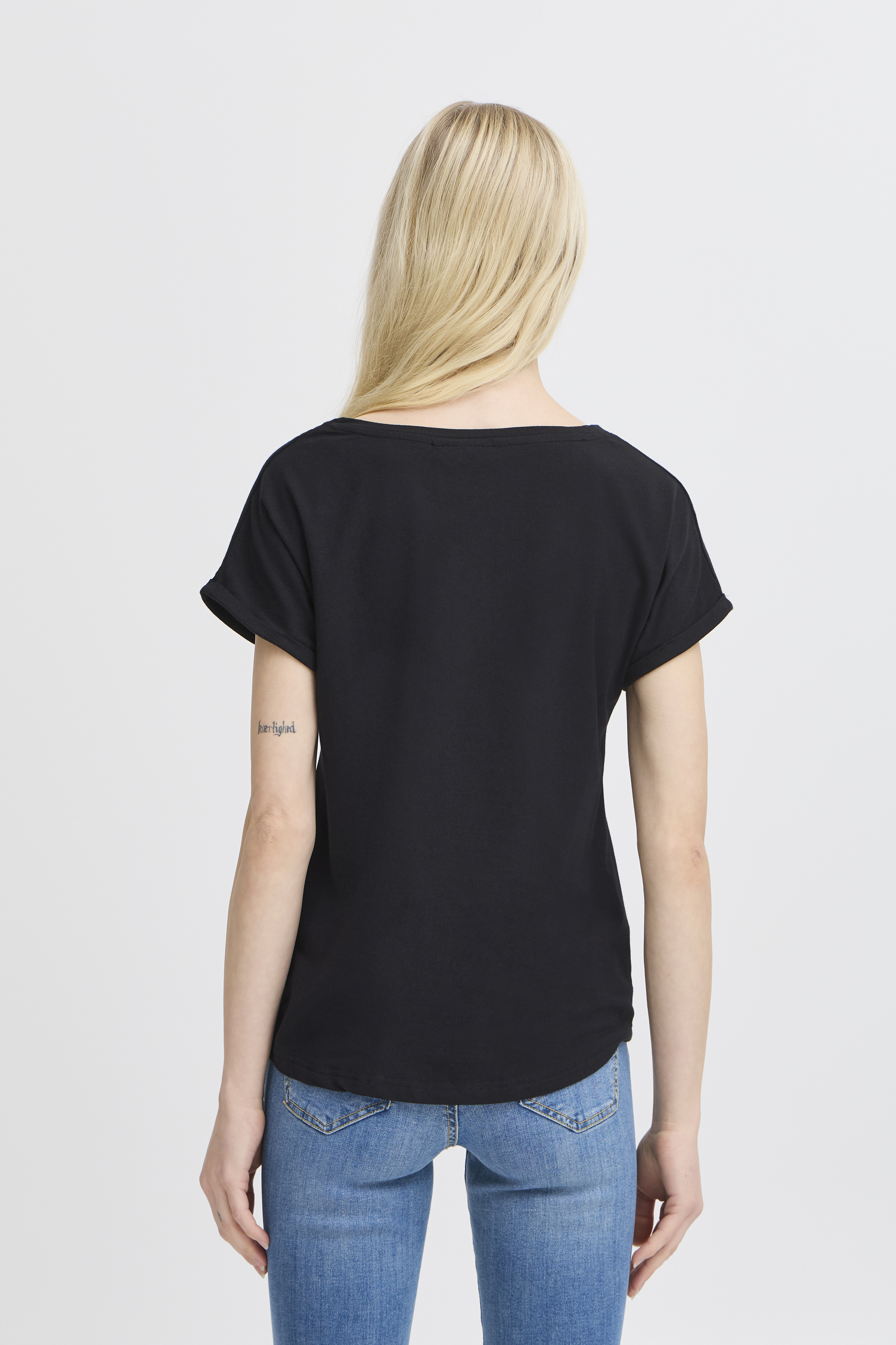 PAMILA TSHIRT Black - 11