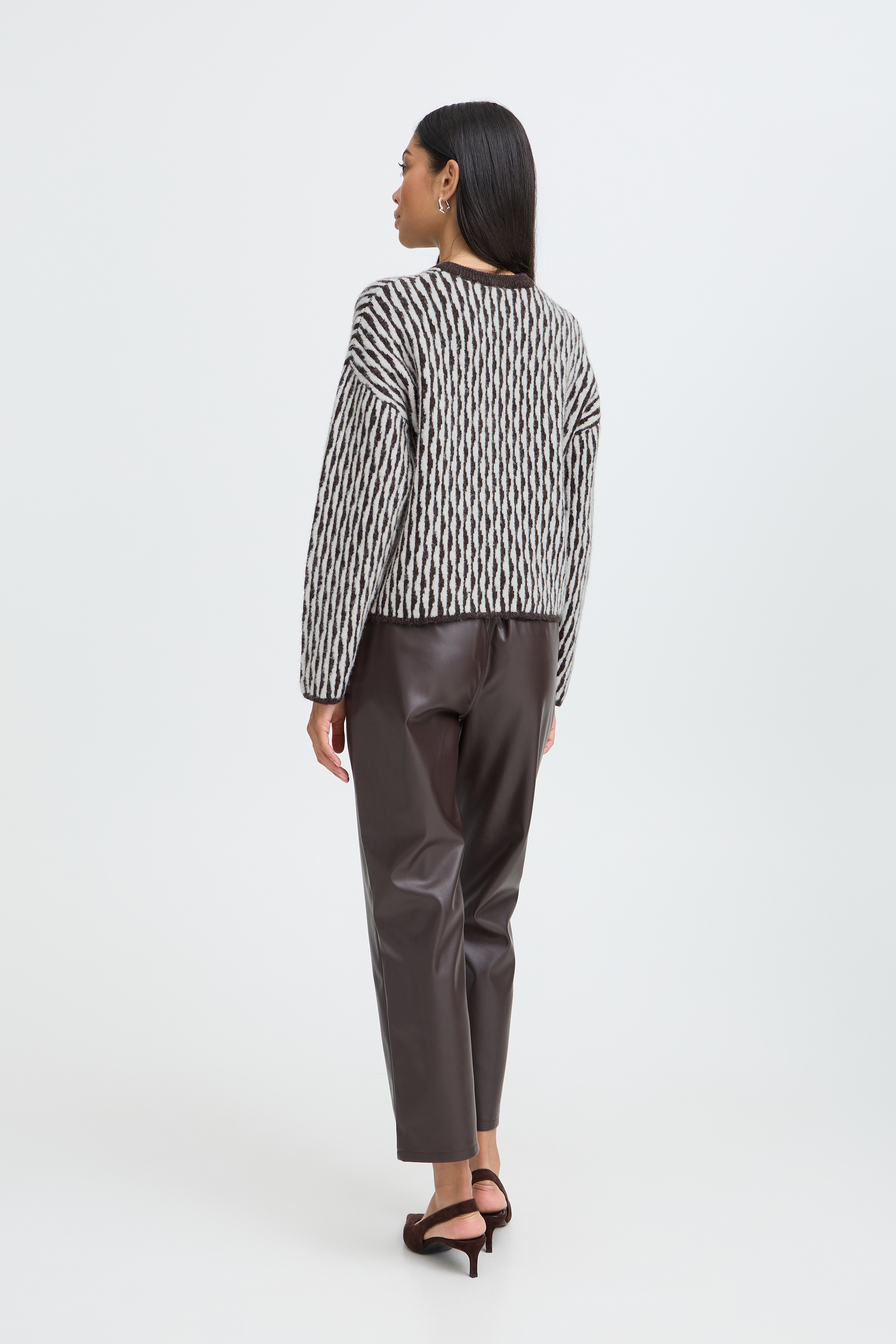 BYOJULA JUMPER JAVA ABSTRACT - 8