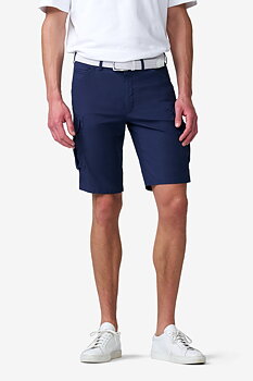 Marinblå (navy) shorts i casualmodell (Cargo) och Super-Stretch (Meyer / B-Orlando) (finns i strl 60)