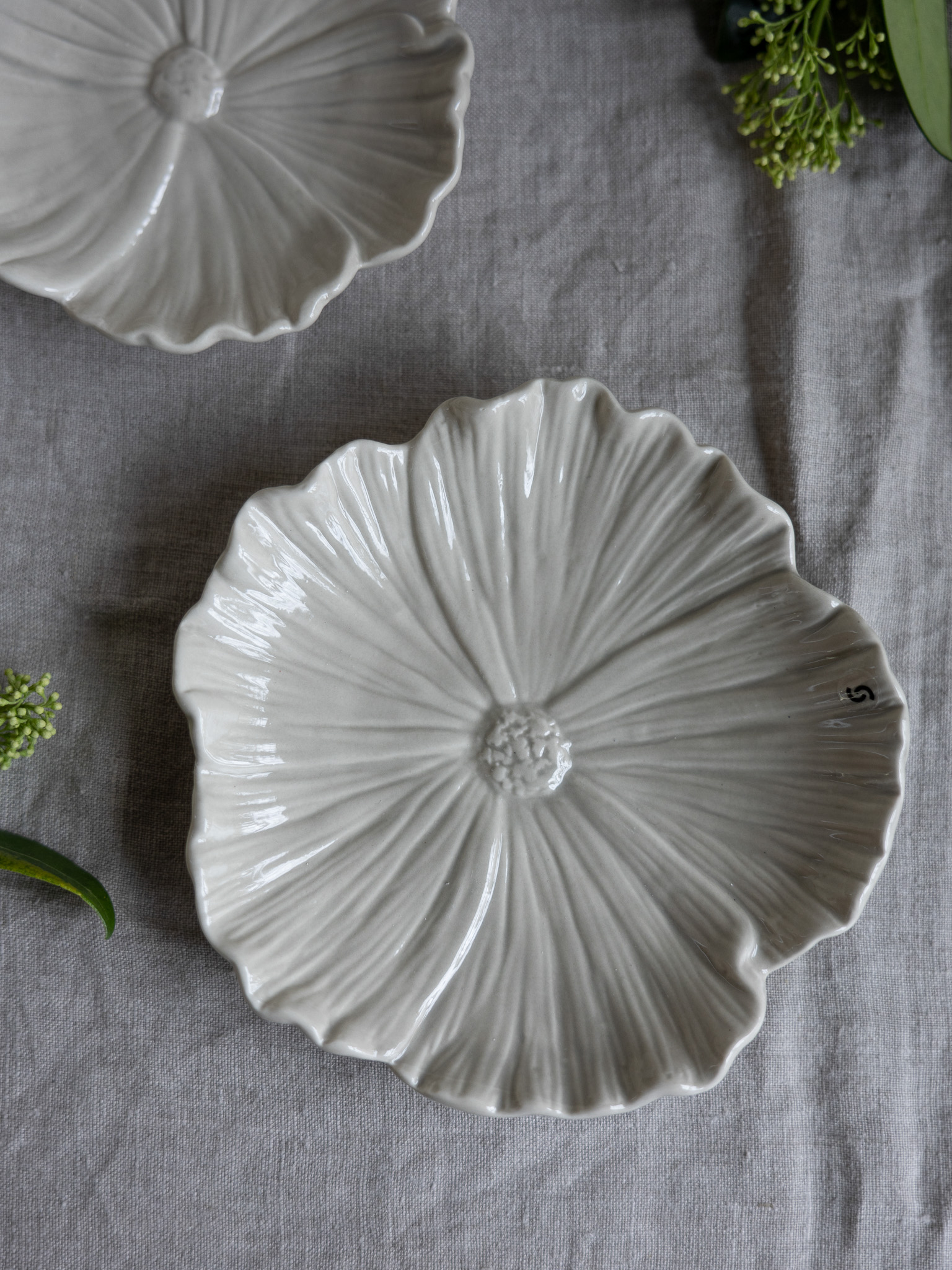 Flower - Dish - Flower - Ceramic - Beige - 15x15 cm