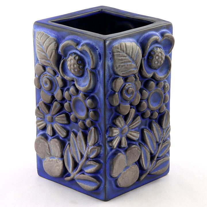 ベリット・ターナー  Fleurシリーズ  ブルーのベース  花のレリーフ  20cm  1970年 