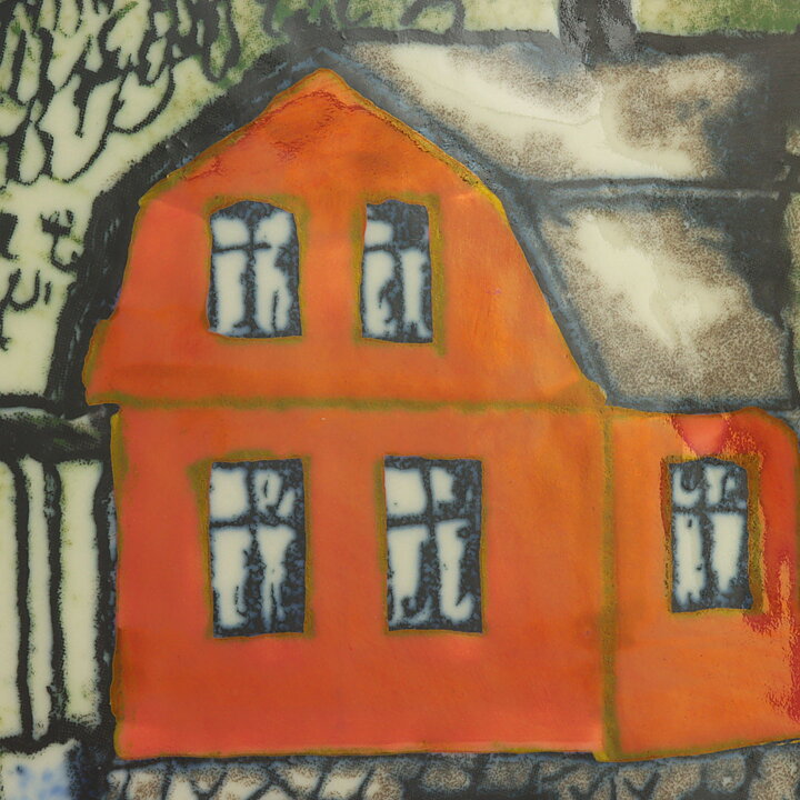 Heljä Liukko-Sundström (1984) Wall Plaque with Red House Motif 12 cm