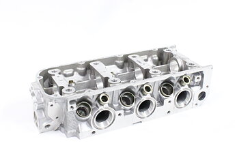 Cylinder head, left B28E