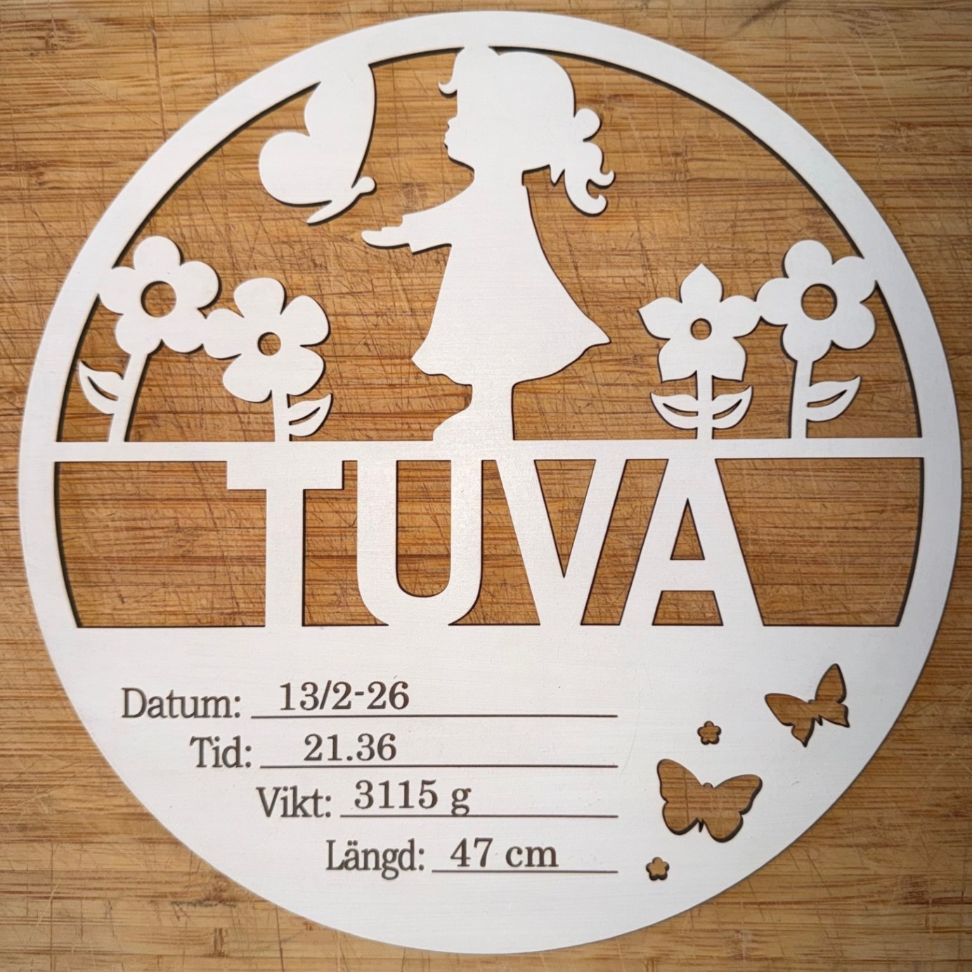 Personlig födelsetavla i trä – "Flicka" - 2