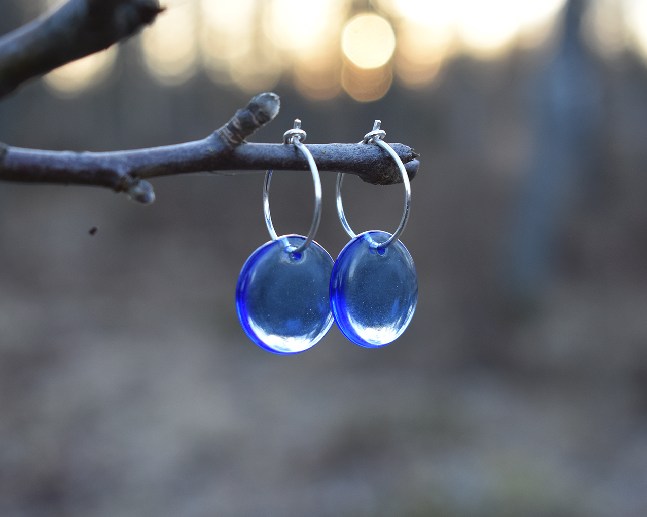 SIKA SKY BLUE - earrings in blue glass
