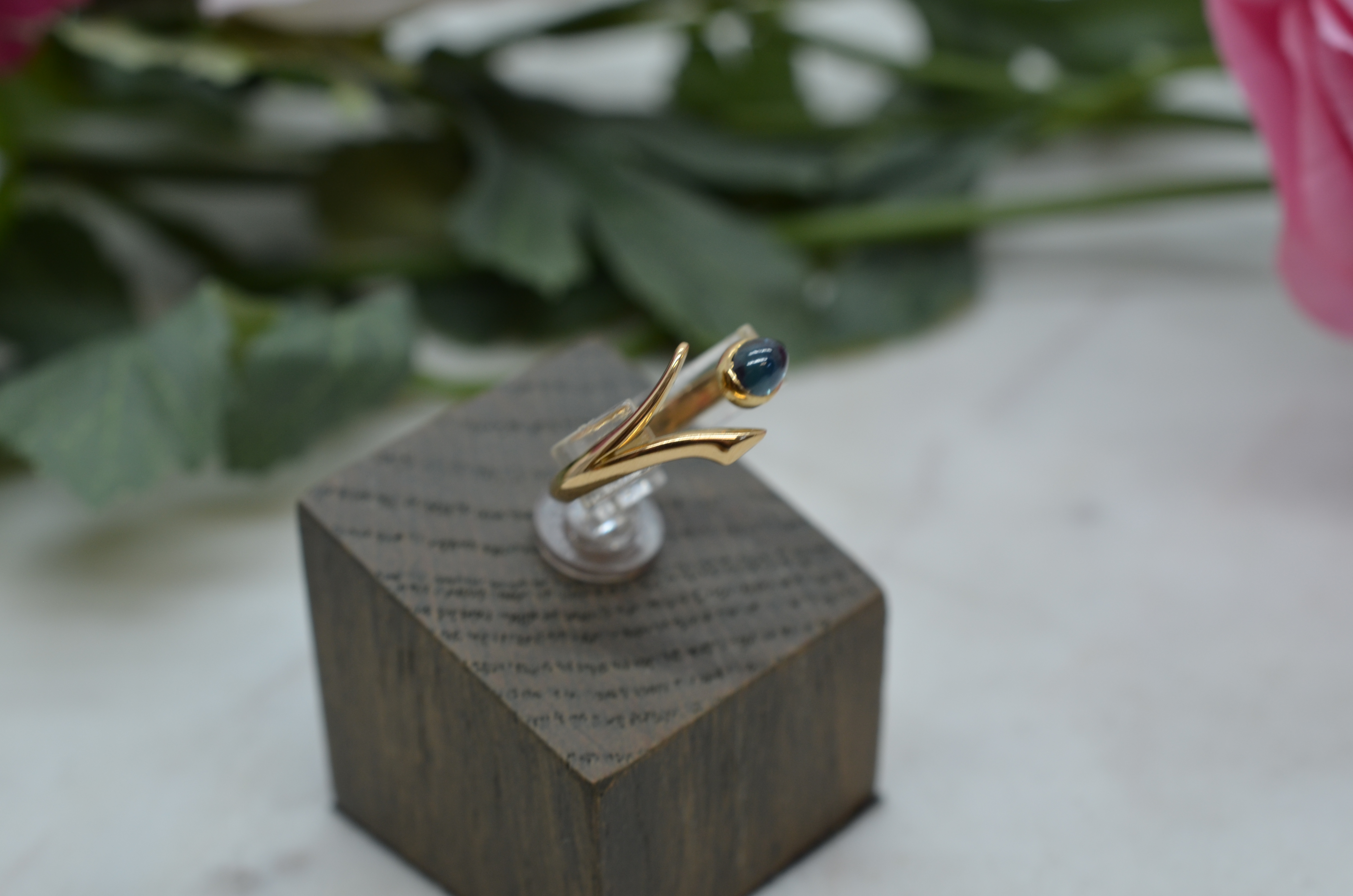 Vintage ring 18K with blue stones - 4