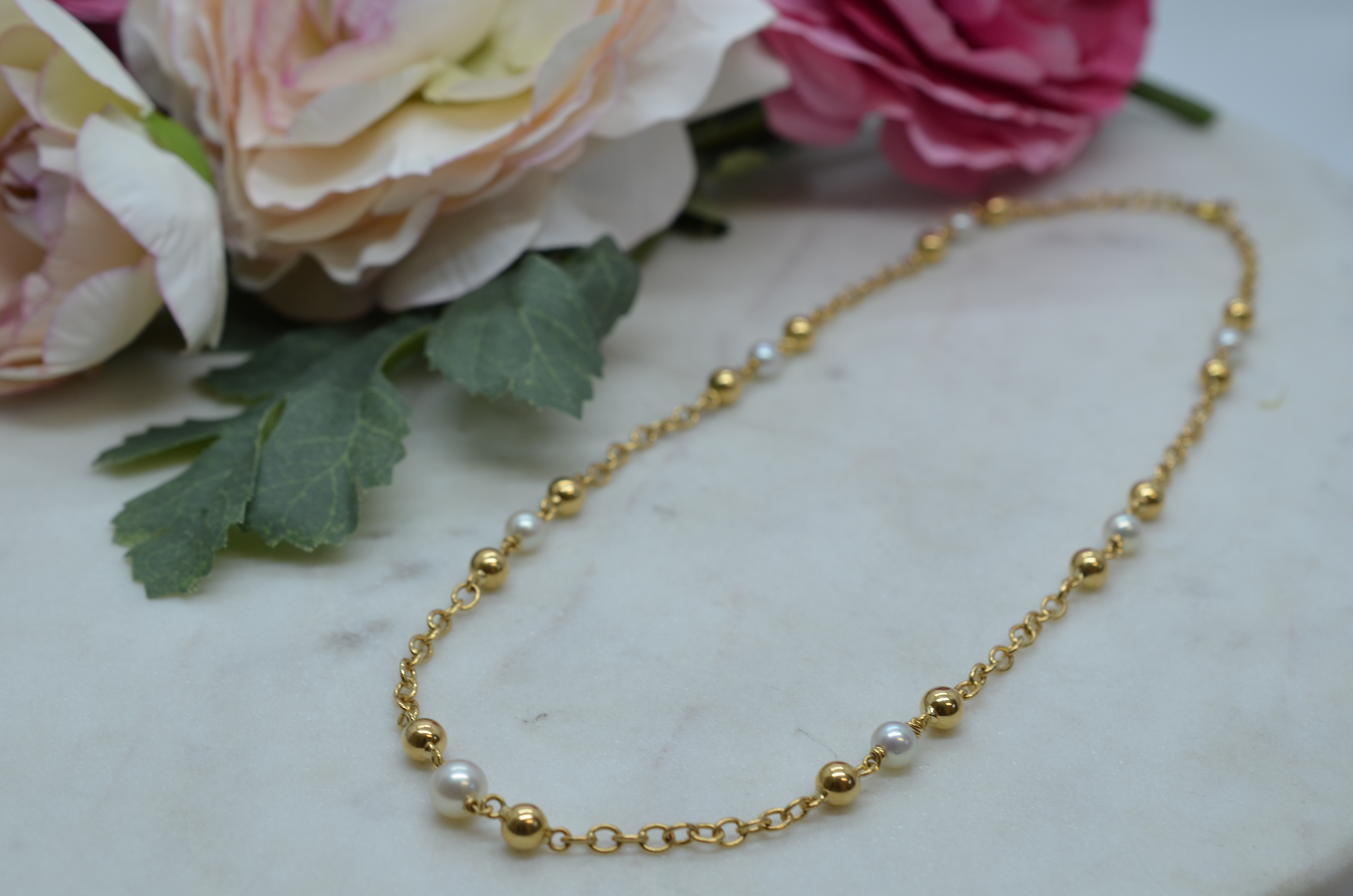 Vintage 18K necklace with pearls