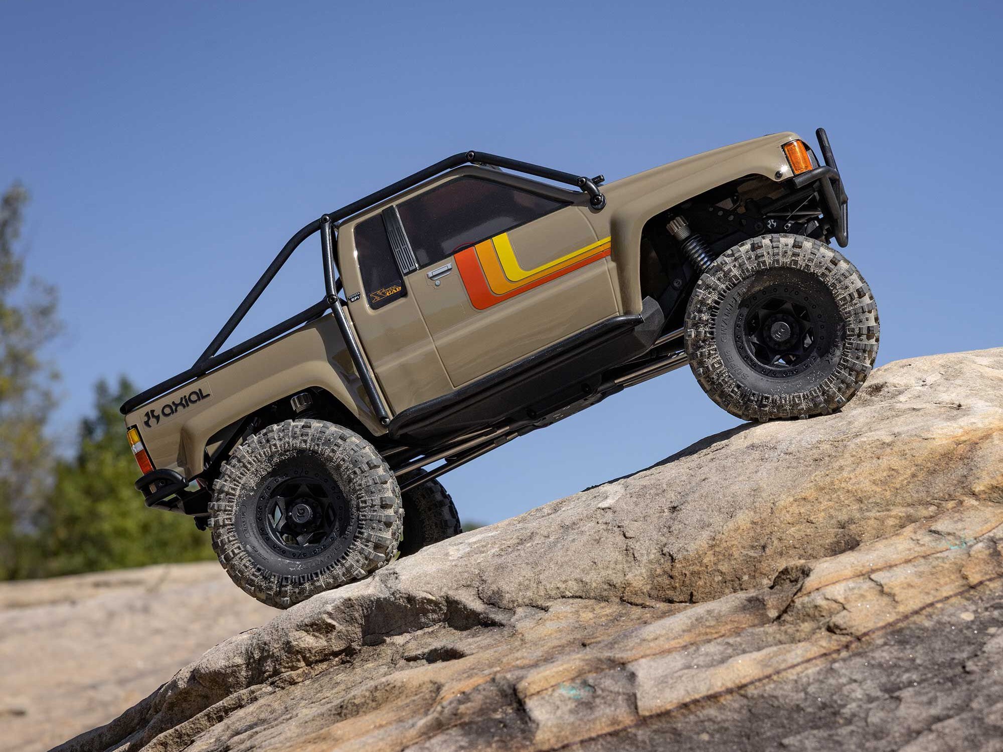 Axial AXI-2062T1 1/10 SCX10 III 1987 Toyota SR5 4X4 RTR Brushed Rock Crawler, Tan - 26