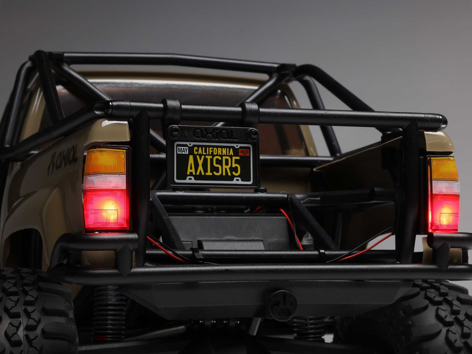Axial AXI-2062T1 1/10 SCX10 III 1987 Toyota SR5 4X4 RTR Brushed Rock Crawler, Tan - 20