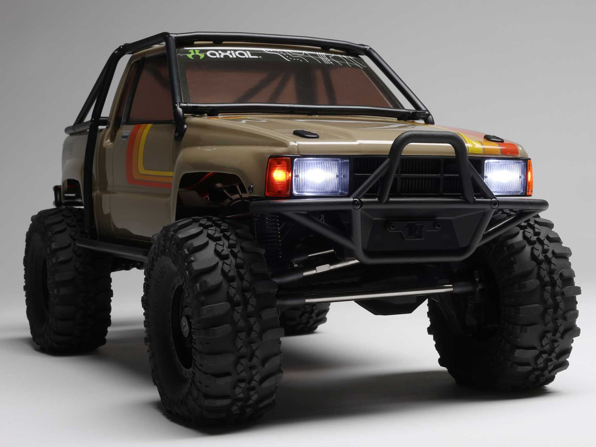 Axial AXI-2062T1 1/10 SCX10 III 1987 Toyota SR5 4X4 RTR Brushed Rock Crawler, Tan - 21