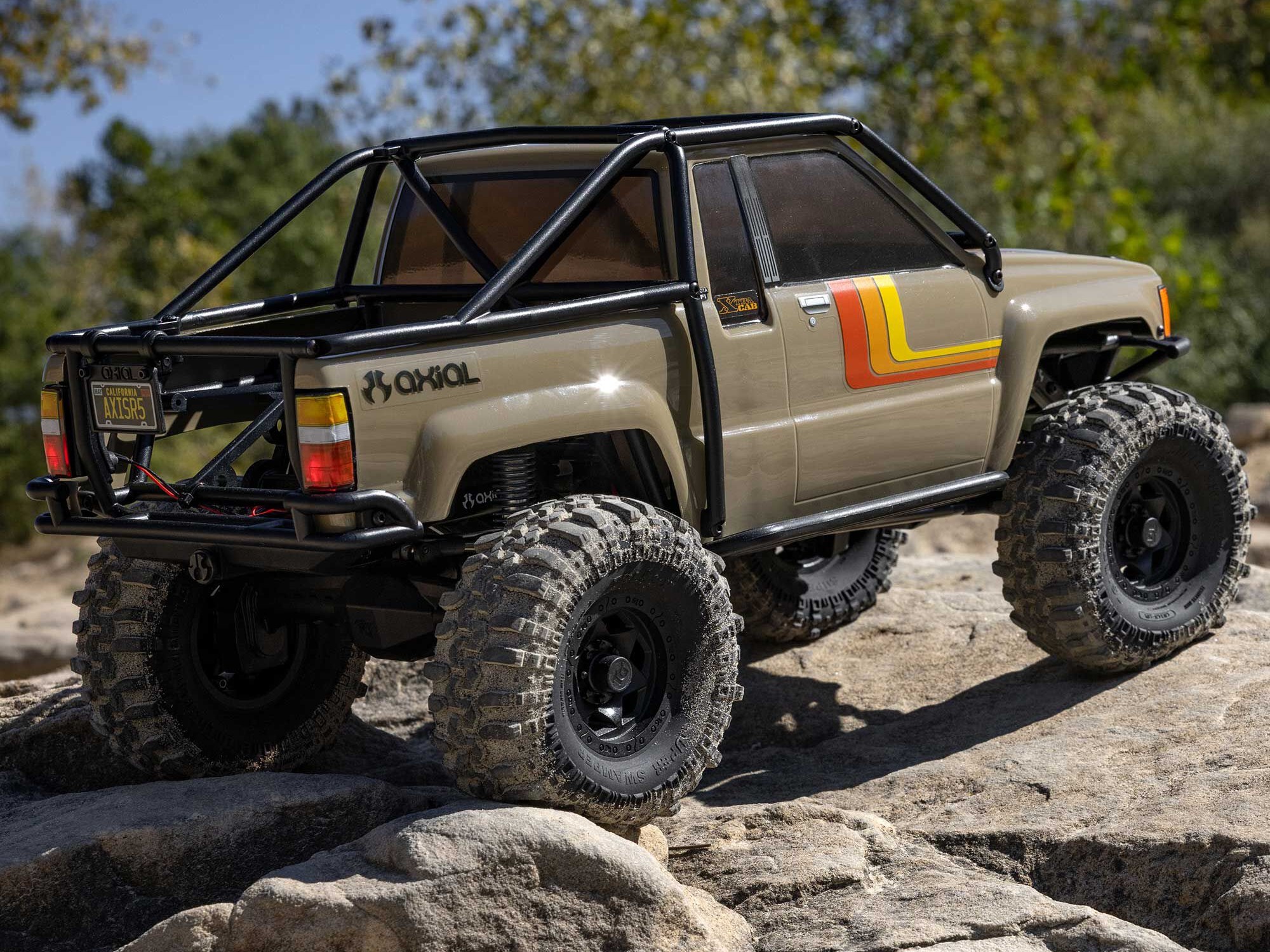 Axial AXI-2062T1 1/10 SCX10 III 1987 Toyota SR5 4X4 RTR Brushed Rock Crawler, Tan - 27