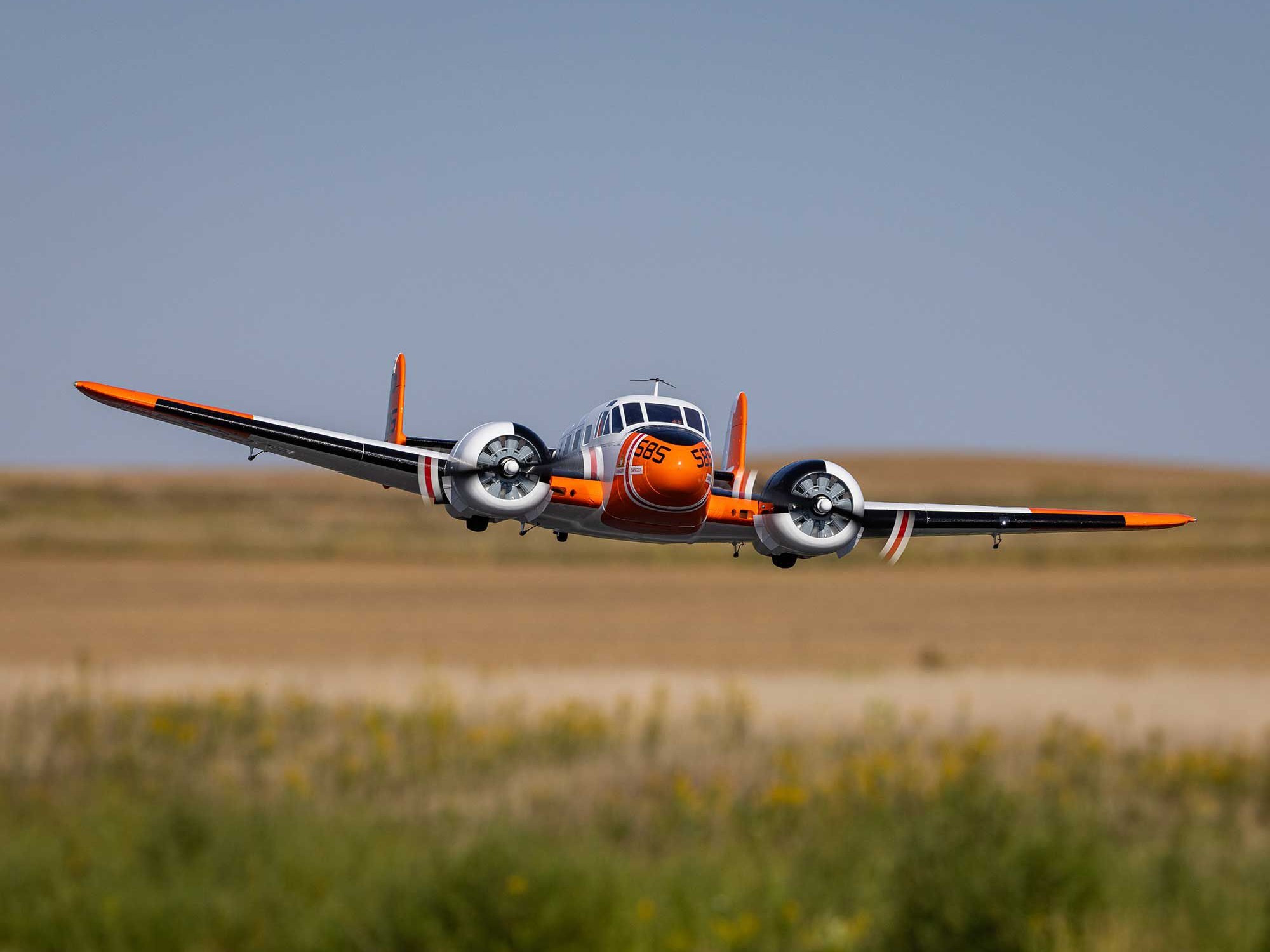 E-Flite EFL-3726 Beechcraft D18/RC-45J 1.5m BNF Basic with AS3X+ and SAFE Select - 24