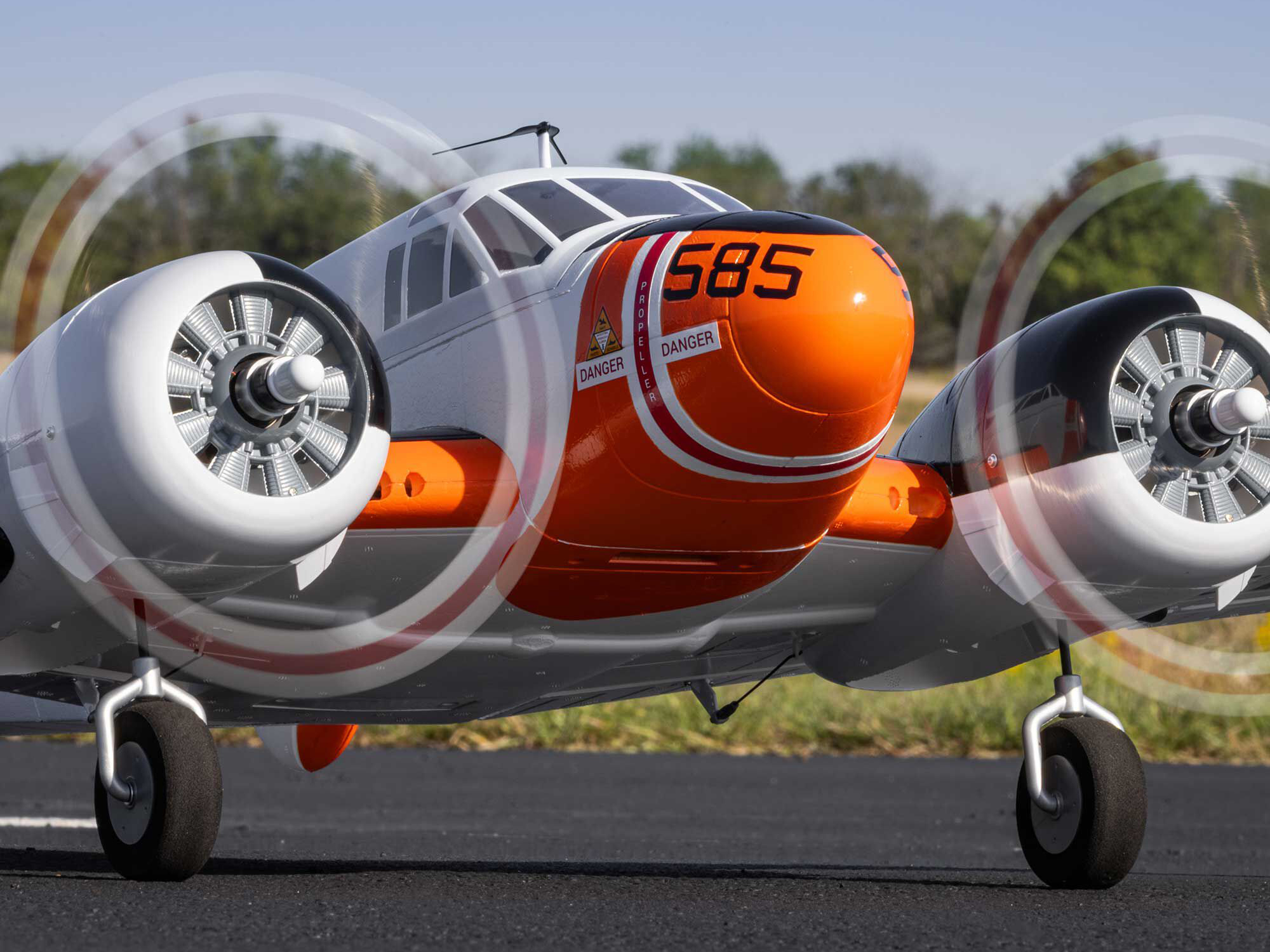 E-Flite EFL-3727 Beechcraft D18/RC-45J 1.5m PNP - 25